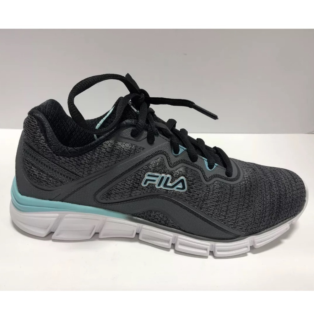 Fila Women’s Memory Vernato, Gray Running Shoes, Size 6.5 M.